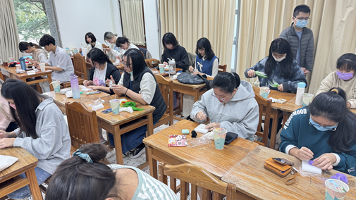 112.11.22「身心照顧的訣竅–羊毛氈創作活動」